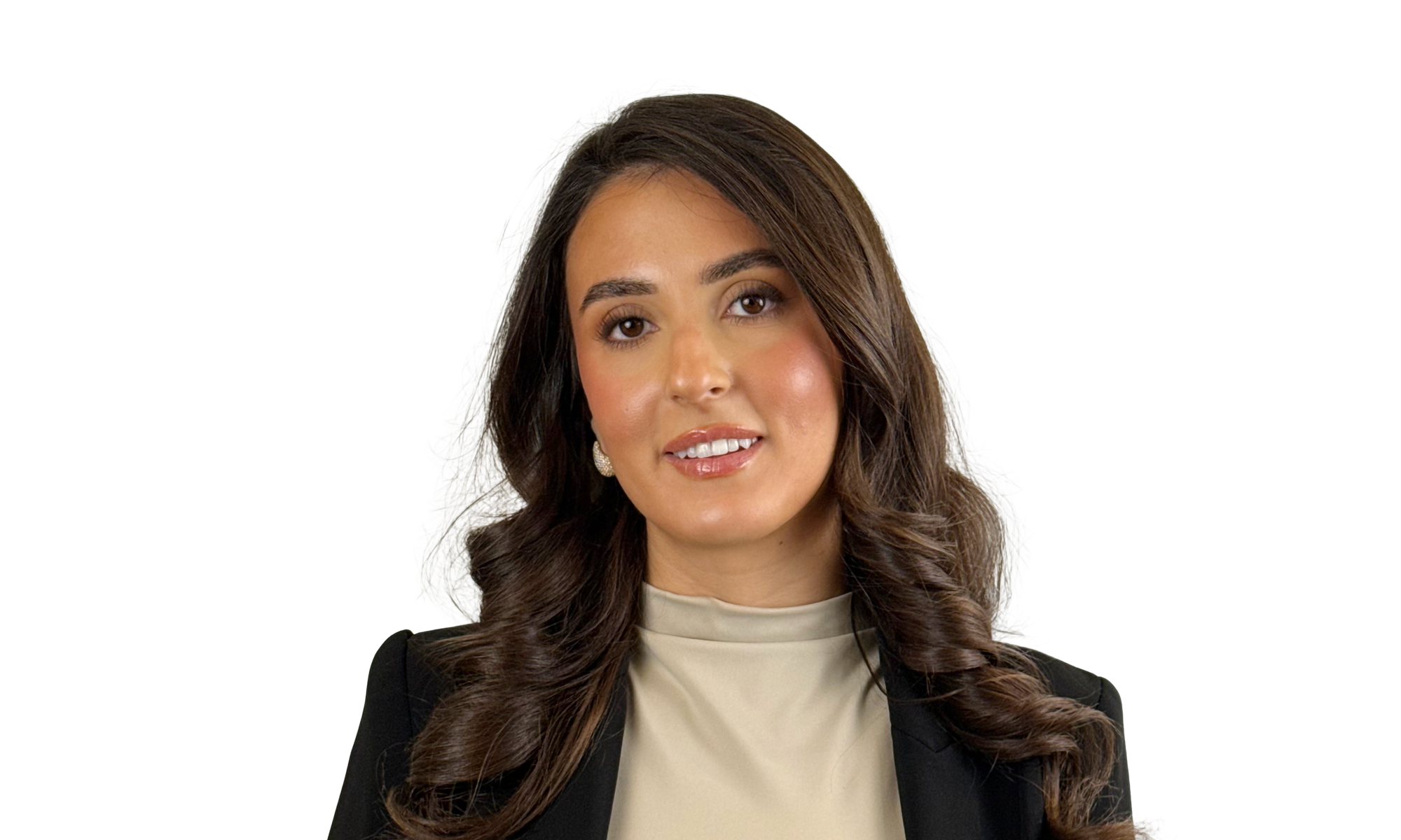 kvinna i svart kavaj och mörkt hår